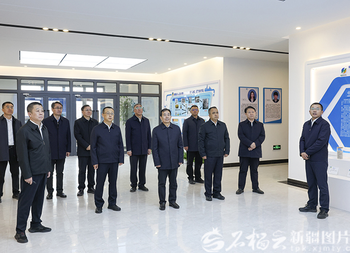 陈小江艾尔肯·吐尼亚孜在博州和双河市调研