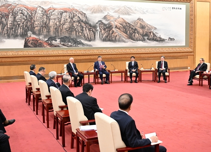 习近平同党外人士共迎新春