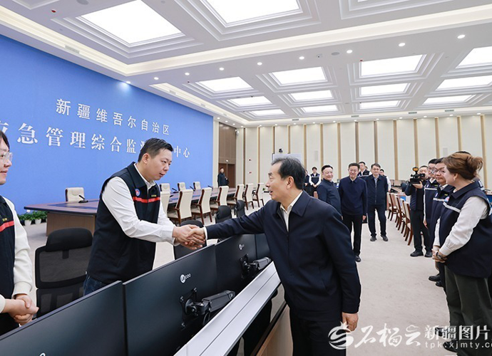 陈小江春节期间看望慰问值班值守人员并检查调度安全生产工作