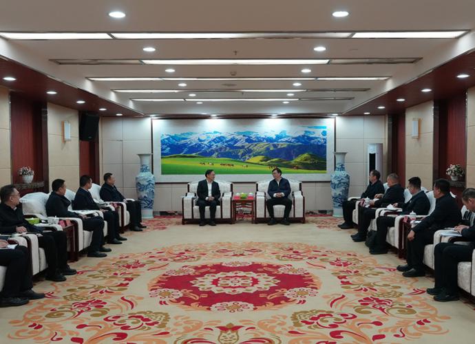 支现伟会见中国石化销售股份有限公司新疆石油分公司一行