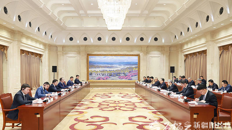 陈小江艾尔肯·吐尼亚孜会见哈萨克斯坦贸易和一体化部部长沙卡利耶夫