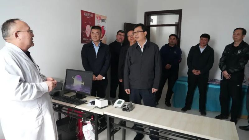 支现伟在和布克赛尔县调研时强调  真抓实干  紧抓快干  以加快项目建设进度激发高质量发展速度  扎实做好兴业强县惠民稳定各项工作