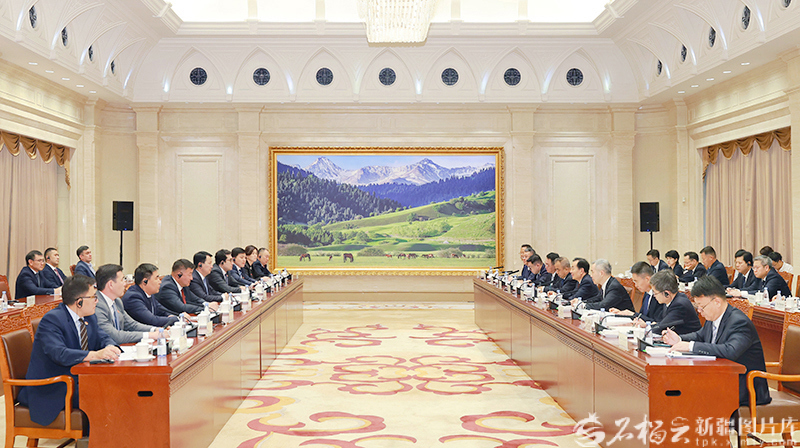 陈小江艾尔肯·吐尼亚孜会见吉尔吉斯斯坦副总理阿昆别科夫
