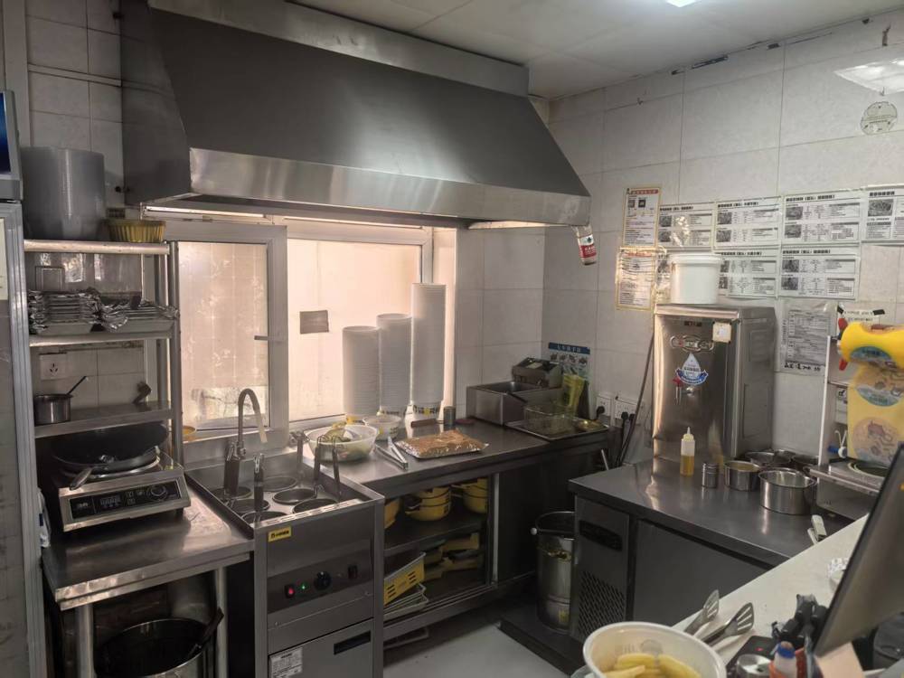 021dc442822d60e7ff2067f8a4a203a